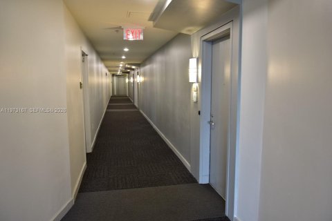 Condo in Miami, Florida  № 2049560 - photo 4