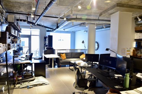 Condo in Miami, Florida  № 2049560 - photo 13