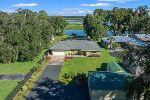 Villa ou maison à Dunnellon, Floride 3 chambres, 169.36 m2 № 2420391