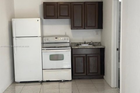 Commercial property in Florida City, Florida № 1867017 - photo 3
