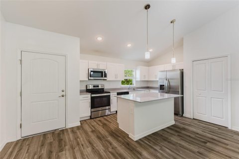 Villa ou maison à vendre à North Port, Floride: 3 chambres, 139.73 m2 № 2217120 - photo 6