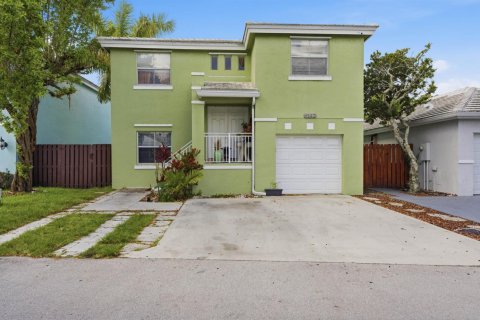 Casa en Margate, Florida 4 dormitorios, 136.01 m2 № 2085155