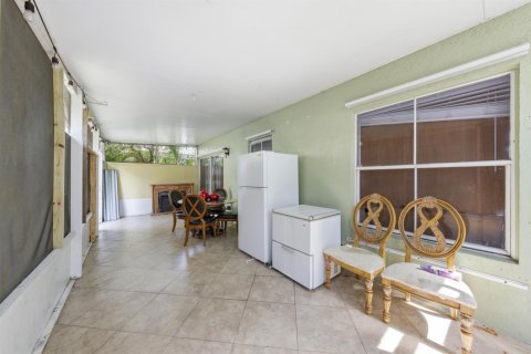 Casa en venta en Margate, Florida, 4 dormitorios, 136.01 m2 № 2085155 - foto 23