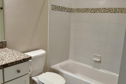 Снять в аренду таунхаус в Лейк-Мэри, Флорида 3 спальни, 203.18м2, № 1815966 - фото 23