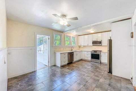 House in Dunedin, Florida 2 bedrooms, 99.59 sq.m. № 1919139 - photo 10