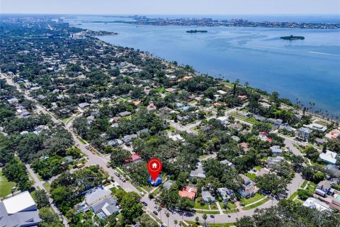 House in Dunedin, Florida 2 bedrooms, 99.59 sq.m. № 1919139 - photo 3