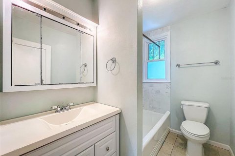 House in Dunedin, Florida 2 bedrooms, 99.59 sq.m. № 1919139 - photo 22