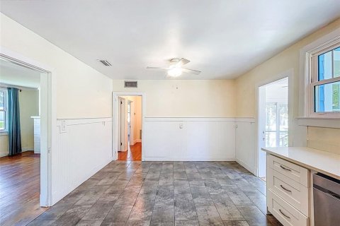 House in Dunedin, Florida 2 bedrooms, 99.59 sq.m. № 1919139 - photo 12