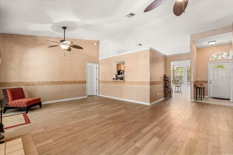 House in Sanford, Florida 3 bedrooms, 142.23 sq.m. № 1640181 - photo 3