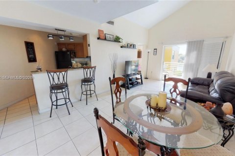 Condo in Miami, Florida, 2 bedrooms  № 1996426