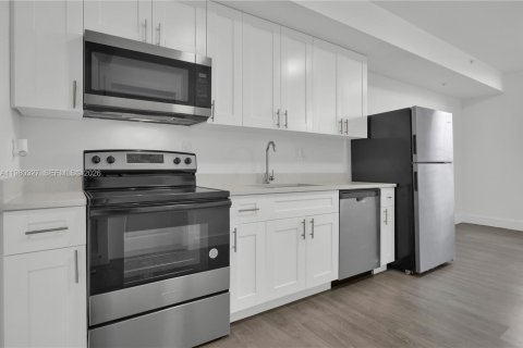 Apartment in Miami, Florida 1 bedroom, 38.09 sq.m. № 2043085 - photo 2