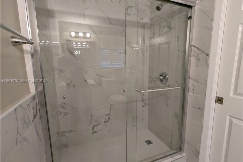 Apartment in North Miami, Florida 1 bedroom № 2040544 - photo 10