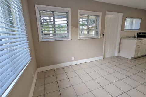 Apartment in North Miami, Florida 1 bedroom № 2040544 - photo 4