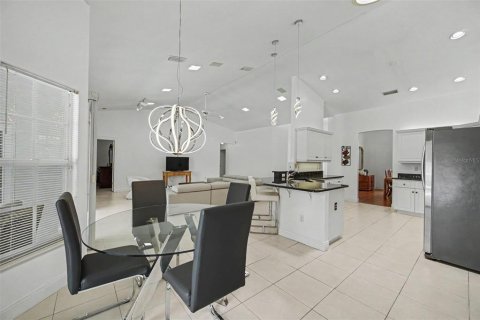 House in Port Orange, Florida 4 bedrooms, 263.1 sq.m. № 2202482 - photo 13