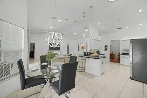 House in Port Orange, Florida 4 bedrooms, 263.1 sq.m. № 2202482 - photo 12