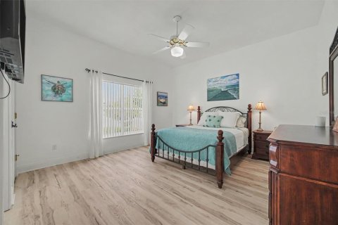 House in Port Orange, Florida 4 bedrooms, 263.1 sq.m. № 2202482 - photo 23