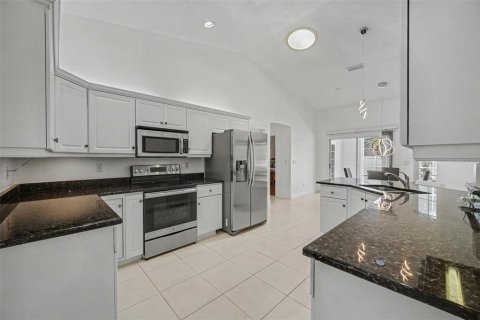 House in Port Orange, Florida 4 bedrooms, 263.1 sq.m. № 2202482 - photo 17