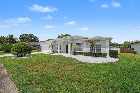 House in Port Orange, Florida 4 bedrooms, 263.1 sq.m. № 2202482 - photo 4
