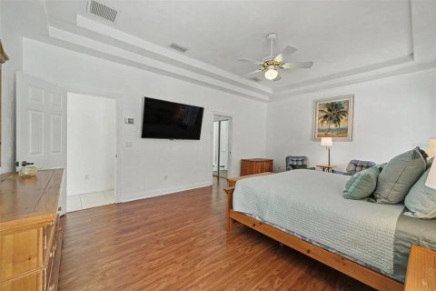 House in Port Orange, Florida 4 bedrooms, 263.1 sq.m. № 2202482 - photo 19