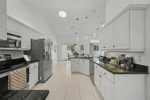 House in Port Orange, Florida 4 bedrooms, 263.1 sq.m. № 2202482 - photo 15