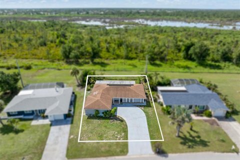 House in Rotonda, Florida 3 bedrooms, 206.06 sq.m. № 1803796 - photo 18