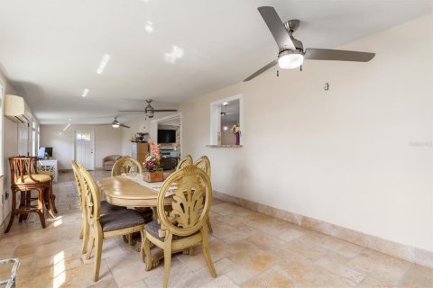 House in Rotonda, Florida 3 bedrooms, 206.06 sq.m. № 1803796 - photo 12