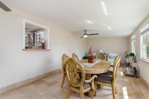 House in Rotonda, Florida 3 bedrooms, 206.06 sq.m. № 1803796 - photo 10