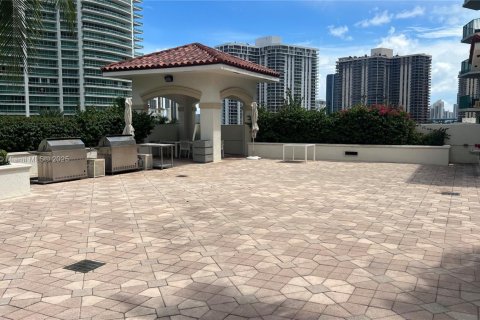 Condominio en venta en Aventura, Florida, 1 dormitorio, 83.61 m2 № 1981672 - foto 15