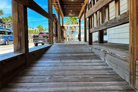 Propiedad comercial en venta en New Smyrna Beach, Florida, 696.77 m2 № 1883310 - foto 3