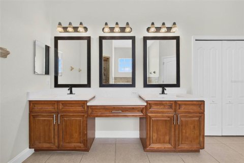 Casa en venta en Land O' Lakes, Florida, 4 dormitorios, 223.62 m2 № 2151659 - foto 29