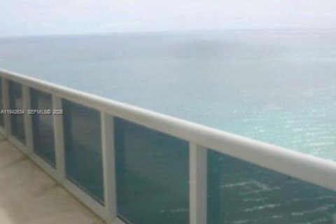 Copropriété à vendre à Hallandale Beach, Floride: 2 chambres, 161 m2 № 2000771 - photo 2