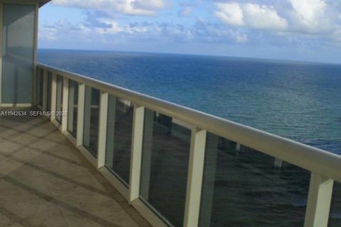 Condo à Hallandale Beach, Floride, 2 chambres  № 2000771