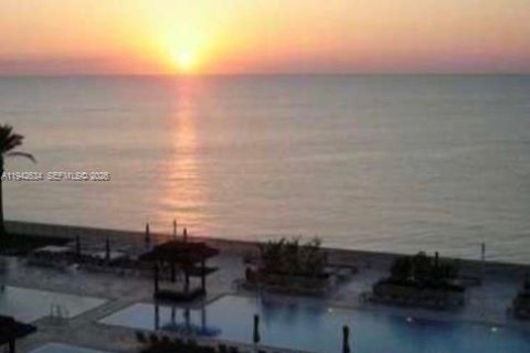 Copropriété à vendre à Hallandale Beach, Floride: 2 chambres, 161 m2 № 2000771 - photo 3