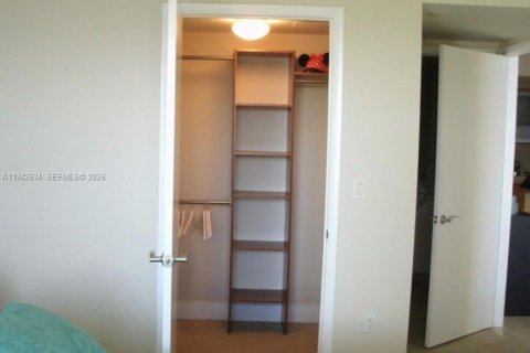 Copropriété à vendre à Hallandale Beach, Floride: 2 chambres, 161 m2 № 2000771 - photo 12