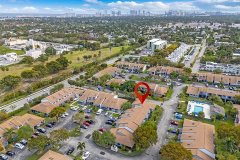 House in Hollywood, Florida 2 bedrooms, 106.84 sq.m. № 1716434 - photo 21