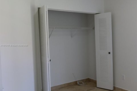 Copropriété à vendre à Hialeah, Floride: 2 chambres, 88.91 m2 № 1969128 - photo 9