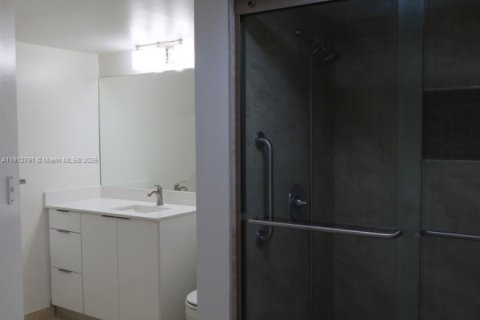 Copropriété à vendre à Hialeah, Floride: 2 chambres, 88.91 m2 № 1969128 - photo 10
