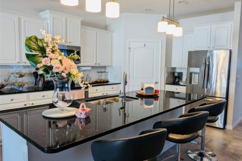 Villa ou maison à louer à Kissimmee, Floride: 5 chambres, 276.57 m2 № 1724865 - photo 4