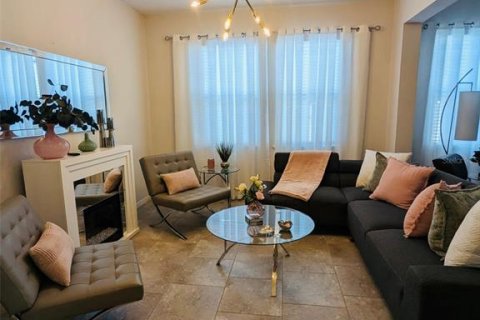 Villa ou maison à louer à Kissimmee, Floride: 5 chambres, 276.57 m2 № 1724865 - photo 3