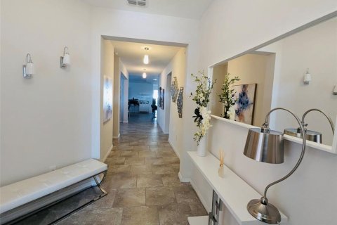 Villa ou maison à louer à Kissimmee, Floride: 5 chambres, 276.57 m2 № 1724865 - photo 2