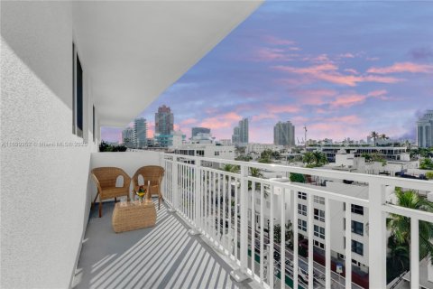 Condominio en venta en Miami Beach, Florida, 1 dormitorio, 61.22 m2 № 1453469 - foto 19