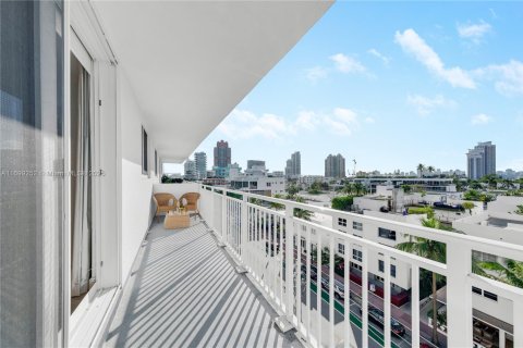 Condominio en venta en Miami Beach, Florida, 1 dormitorio, 61.22 m2 № 1453469 - foto 3