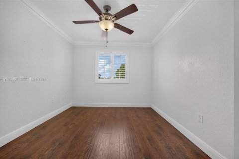 House in Cutler Bay, Florida 5 bedrooms, 236.44 sq.m. № 2388489 - photo 24
