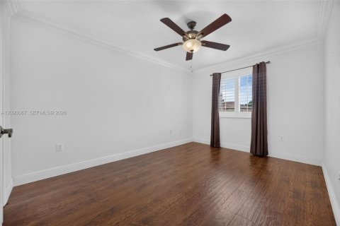 House in Cutler Bay, Florida 5 bedrooms, 236.44 sq.m. № 2388489 - photo 28