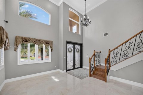 House in Cutler Bay, Florida 5 bedrooms, 236.44 sq.m. № 2388489 - photo 5