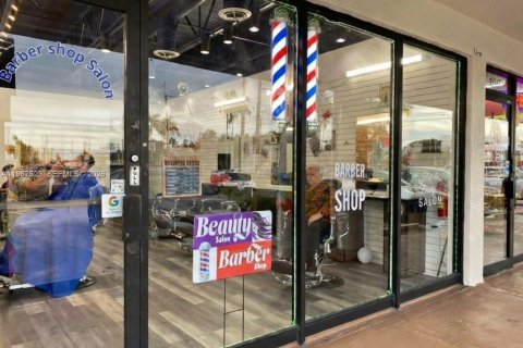 Immobilier commercial à vendre à Aventura, Floride № 2028704 - photo 4