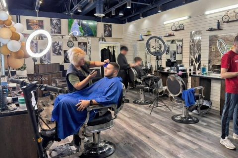 Immobilier commercial à vendre à Aventura, Floride № 2028704 - photo 8