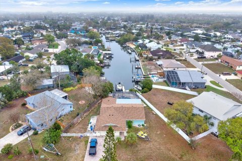 Купить виллу или дом в Аполло-Бич, Флорида 10 комнат, 180.51м2, № 2142295 - фото 9