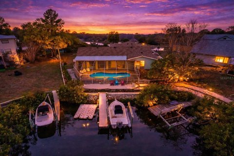 House in Apollo Beach, Florida 4 bedrooms, 180.51 sq.m. № 2142295