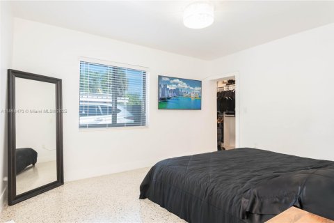 House in Miami, Florida 3 bedrooms, 140.19 sq.m. № 1889196 - photo 23